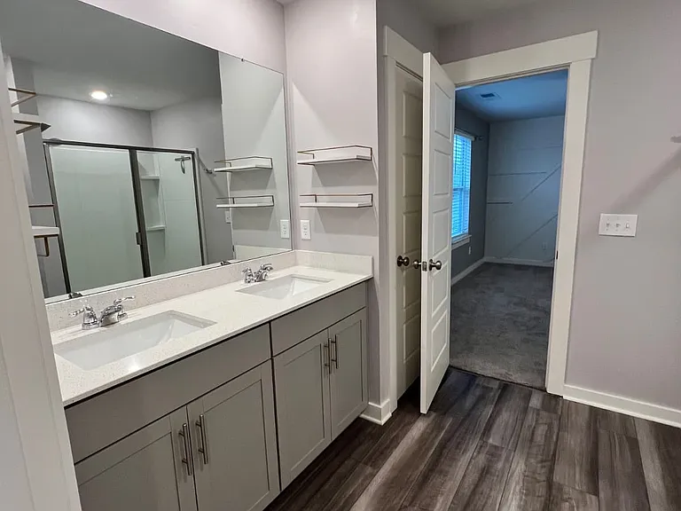 527 Torrey Pines Ln — Photo 13