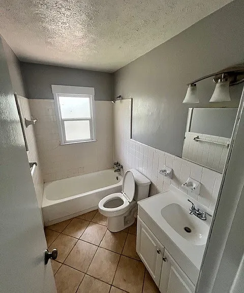 453 Highland Ave #C — Photo 3