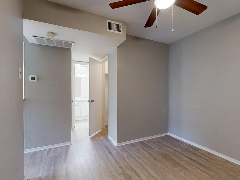 Addison Apartments at the Park — Photo 106