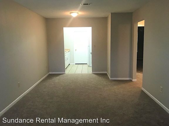 2nd image of 3226 Redwood Ln APT C
