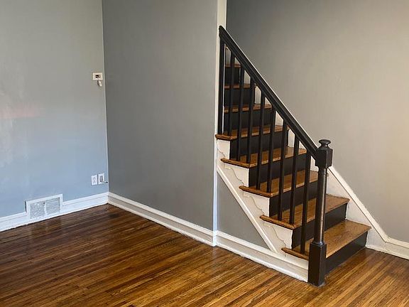 3rd image of 5860 Saul St