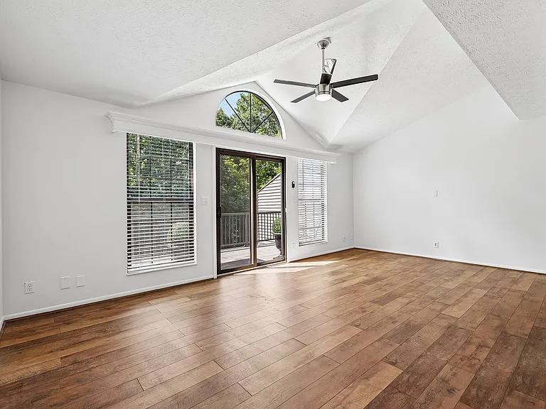 1608 Shady Cove Ln — Photo 42