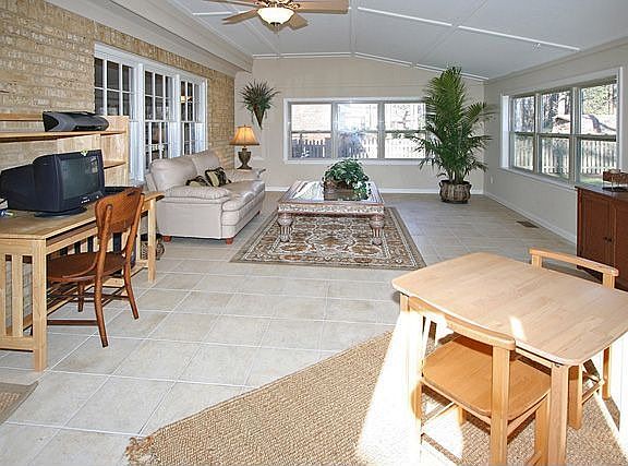 Bright Sunporch Brings Year Round Enjoyment