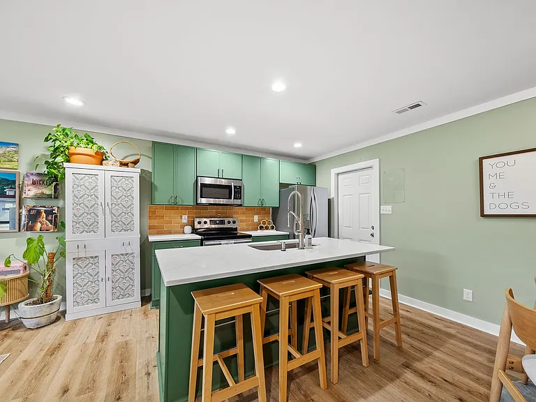 1002 Bacon St — Photo 8