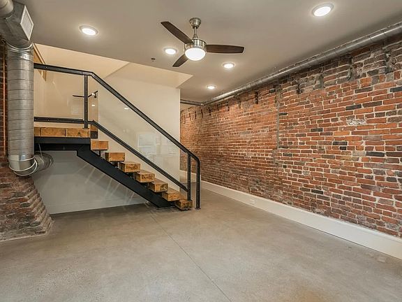 4th image of 300 W Jackson Ave #103