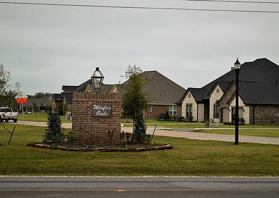 1st image of 4825 Dutton Lake Dr