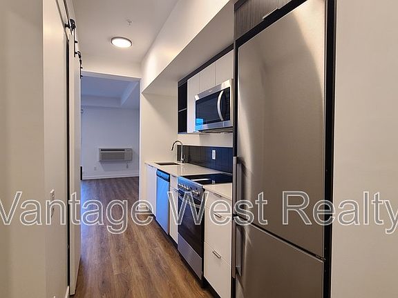 2nd image of 615 Rutland Rd N #314