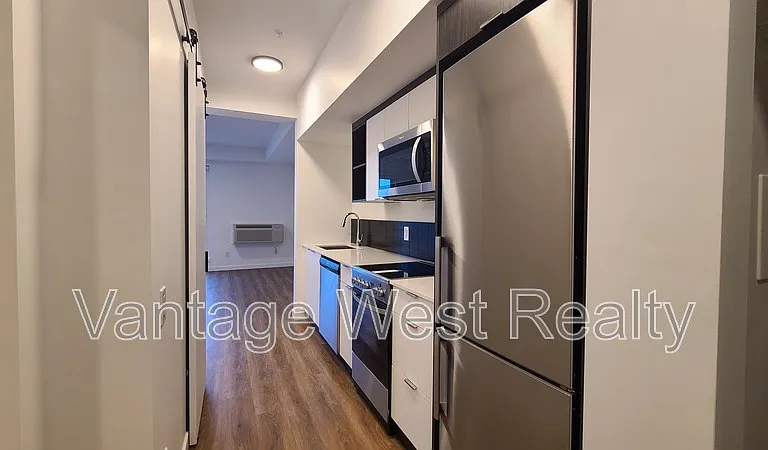 615 Rutland Rd N #314 — Photo 2