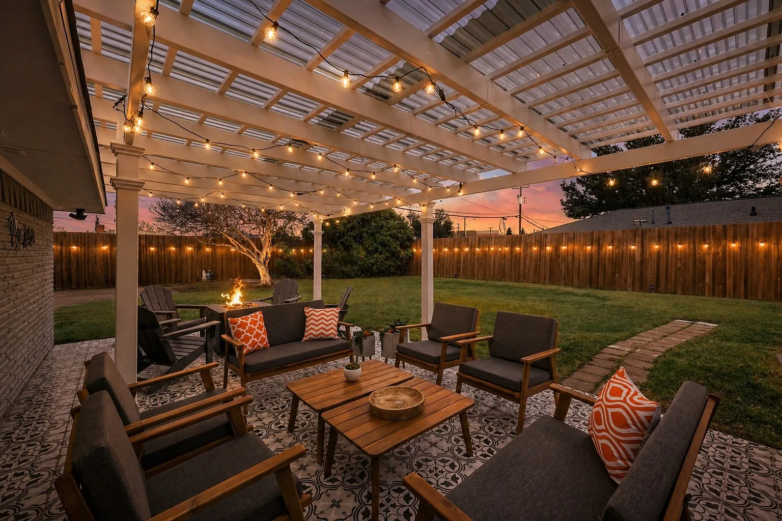 5 bed, 2.5 bath, 2242 sqft, $4,500 — Photo 3