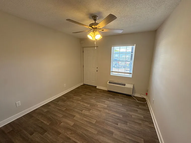 Radnor Flats — Photo 3