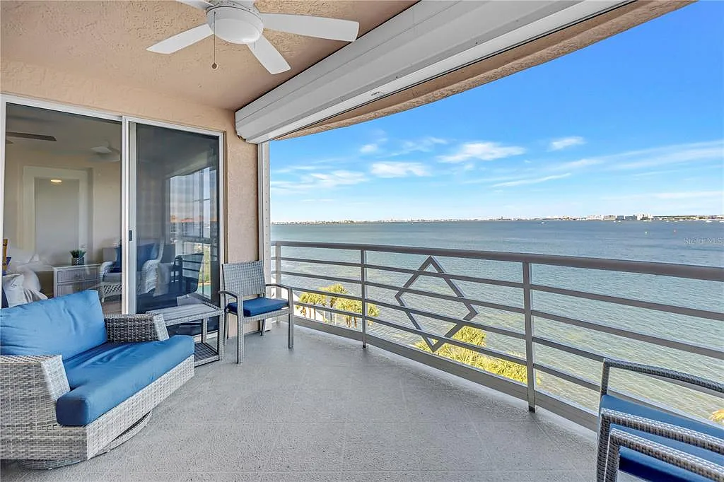 2 bed, 2.0 bath, 1516 sqft, $4,700 — Photo 3