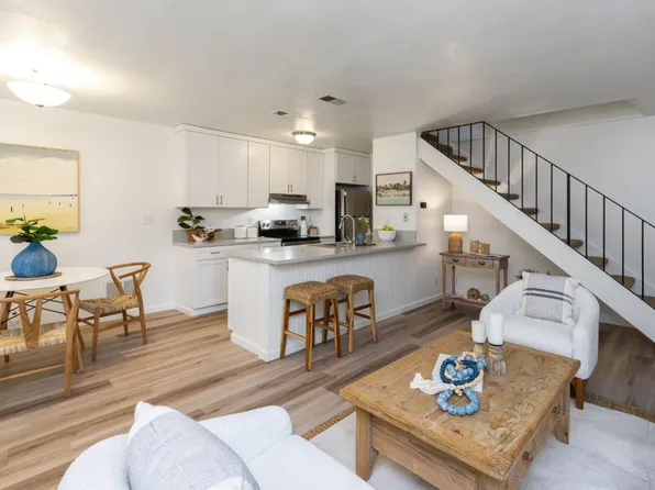 1135 Callas Ln APT 2, Capitola, CA 95010