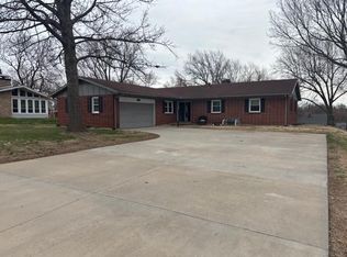 1718 Linden Ln, Atchison, KS 66002