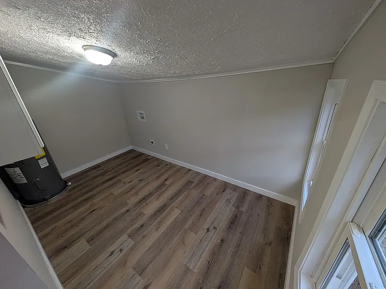 222 Lenoir Ave — Photo 5
