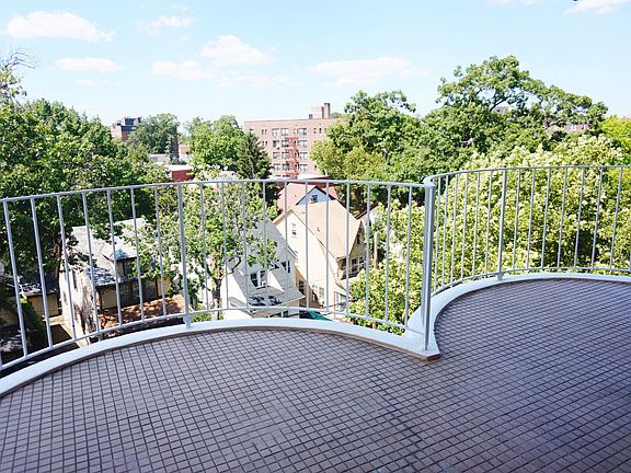 3rd image of 14235 84th Dr APT 5D
