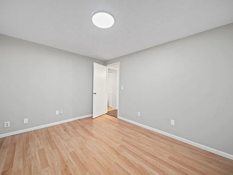 1300 Faunsdale Dr — Photo 34