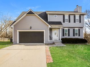 814 NE Burning Tree St, Lees Summit, MO 64064