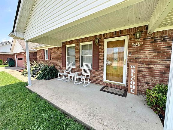 2nd image of 509 Riverbend Cv