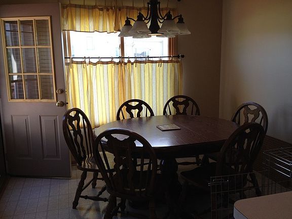 4th image of 8253 W Auburn Ln
