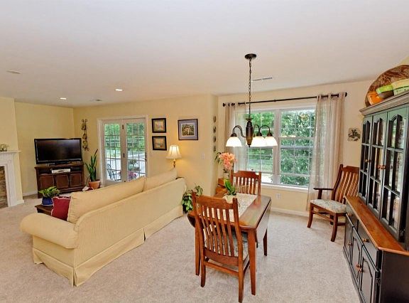 3rd image of 38 Knollwood Holw