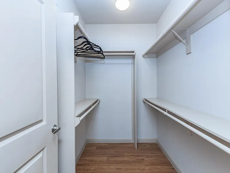 Midway Villas Apartments — Photo 39