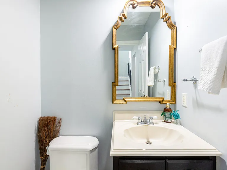 12 Chelsea Ct — Photo 17
