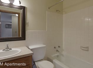 705 McKnight Rd N APT 305, Saint Paul, MN 55119