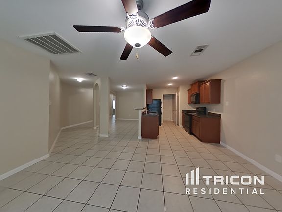 3rd image of 733 Totem Trail Dr