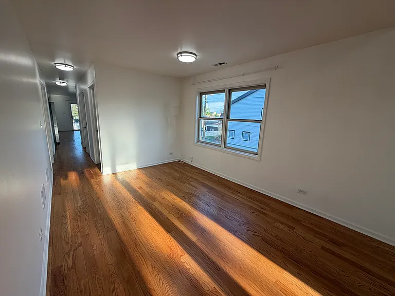 2833 N Auxplaines Ave #3 — Photo 4