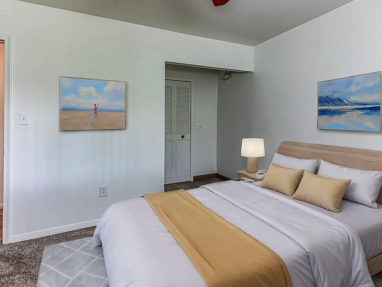 Somerset Manor East Apartments — Photo 14
