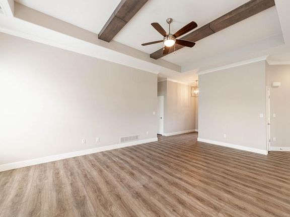 5th image of 4825 Kenora Dr