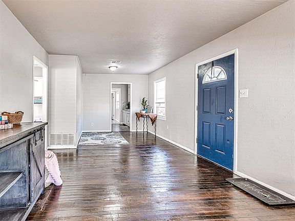 4th image of 4624 SE 22nd St