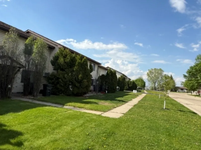 2 bed, 1.0 bath, $1,199 — Photo 2
