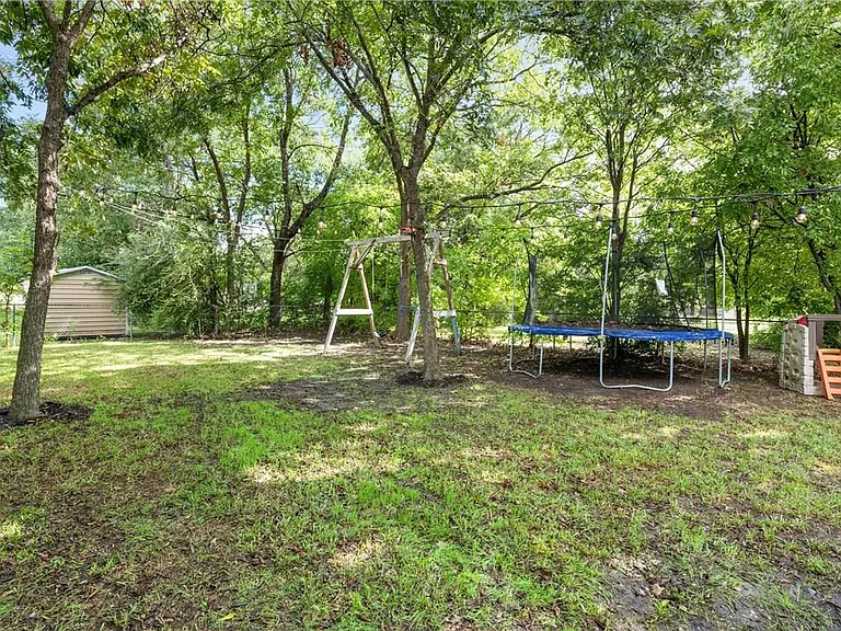7815 Hardy Dr — Photo 17