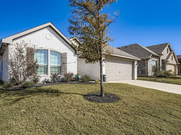 800 Misty Ln, Cleburne, TX 76033