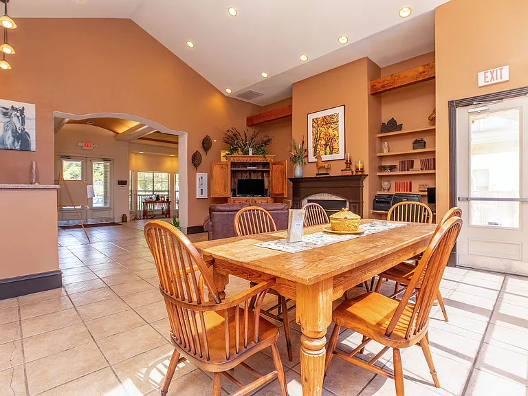 8100 Huebner Rd — Photo 10