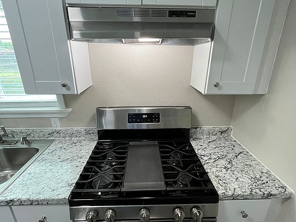 2nd image of 822 Piedmont Dr