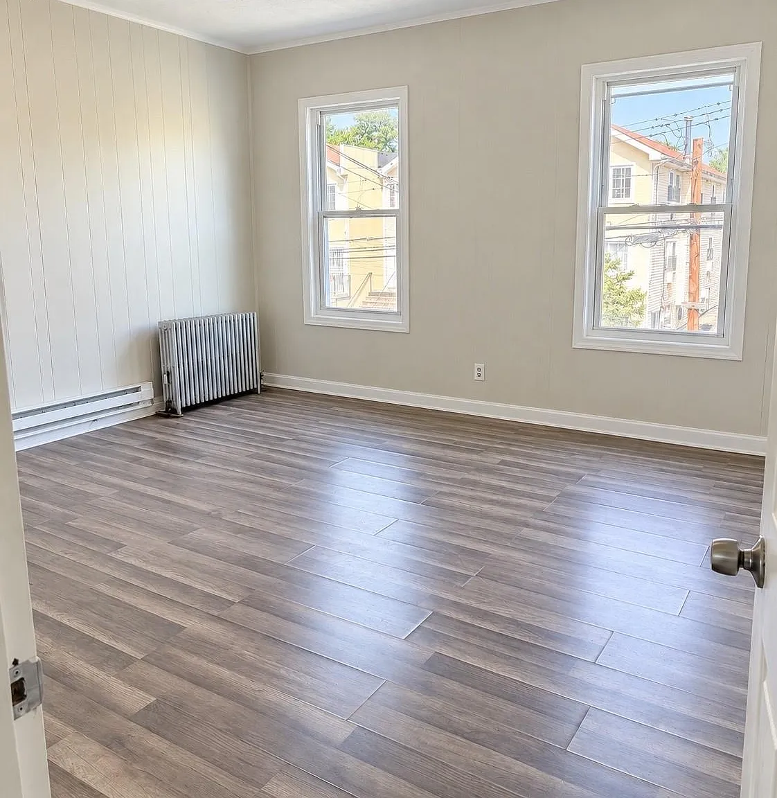2 bed, 1.0 bath, 1764 sqft, $2,997 — Photo 2