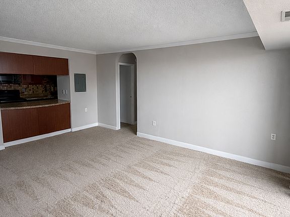 4th image of 520 W Franklin St #1-0403