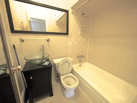 Rented by New York Residence | media 25