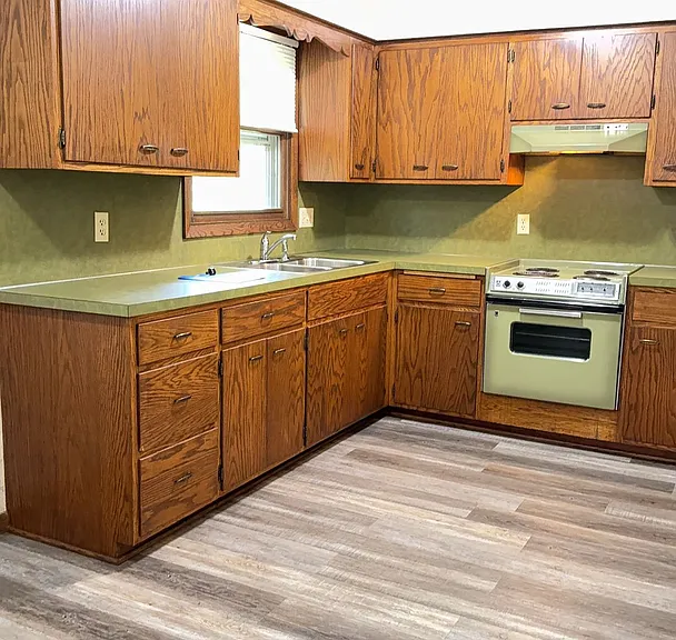 527 E Lexington Blvd — Photo 1