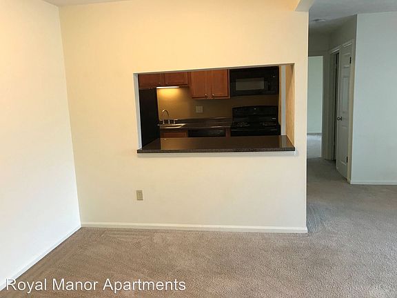 5th image of 8894 Royal Manor Dr #8433428