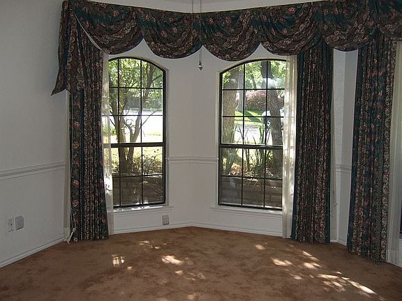 3rd image of 6703 Shorewood Dr