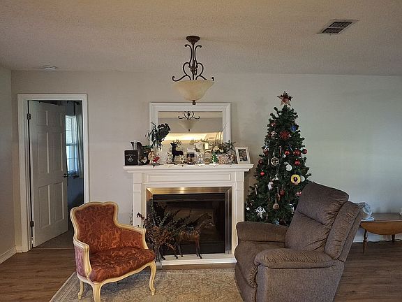 4th image of 37512 Layton Rd