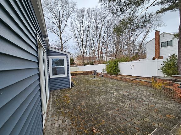 2nd image of 9 Northridge Dr