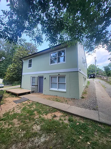 1306 Grove St #B Photo 1
