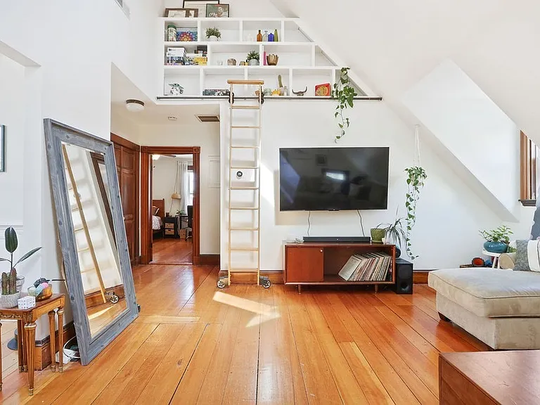 57 Harbor View St #3 — Photo 3
