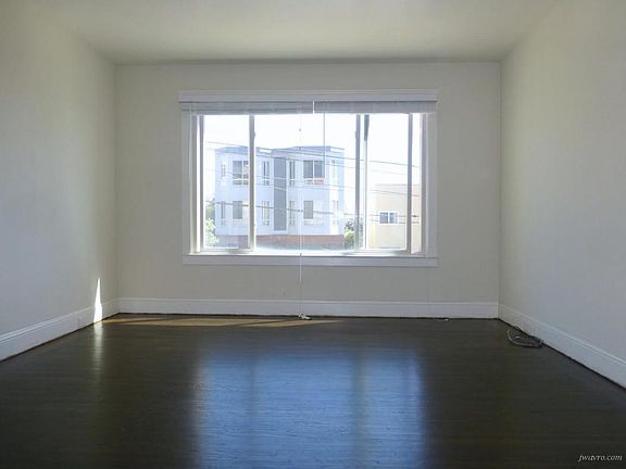 5th image of 4728 Balboa St APT 1