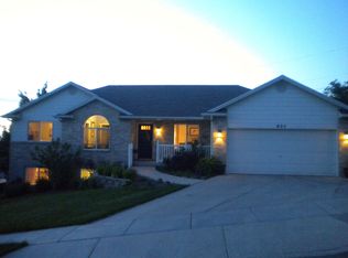625 E Cayias Dr, North Salt Lake, UT 84054