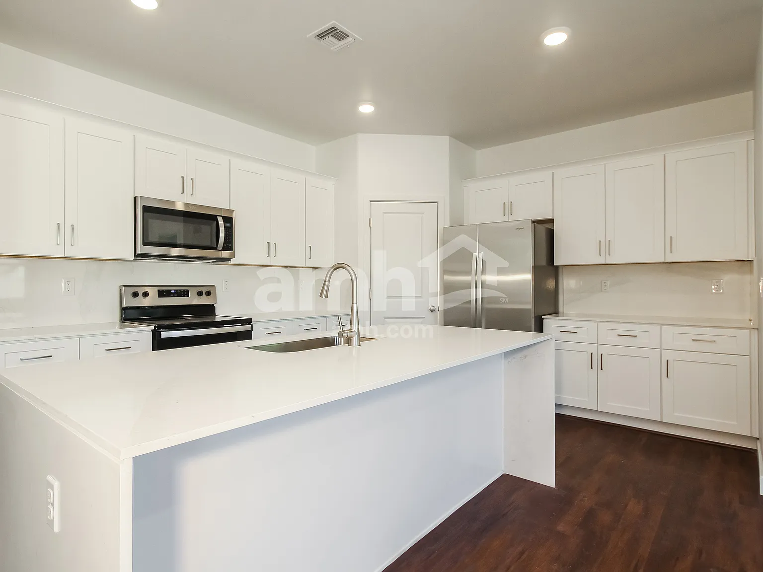3 bed, 2.0 bath, 1760 sqft, $2,525 — Photo 4